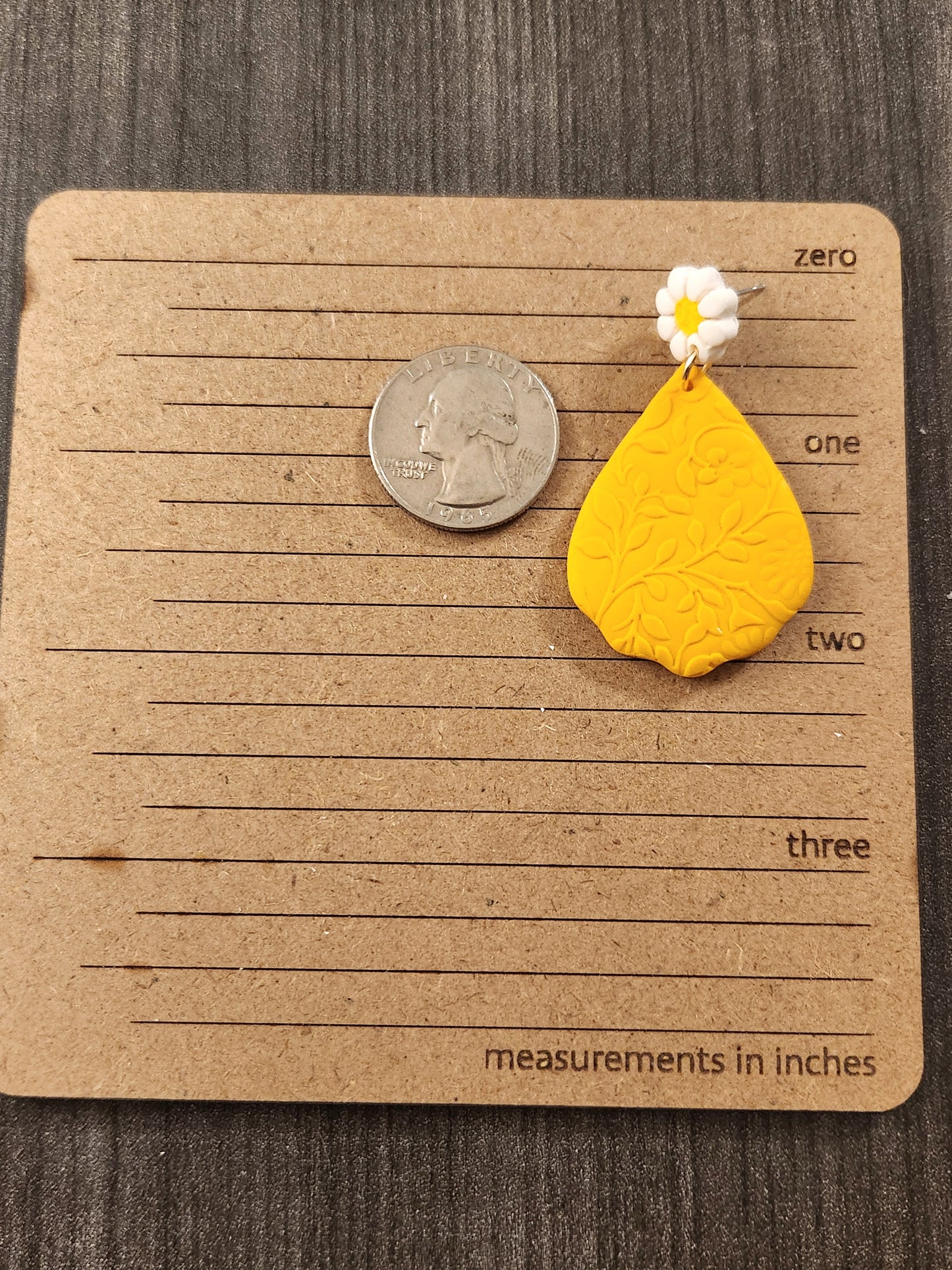 Daisy Yellow Teardrop Dangles