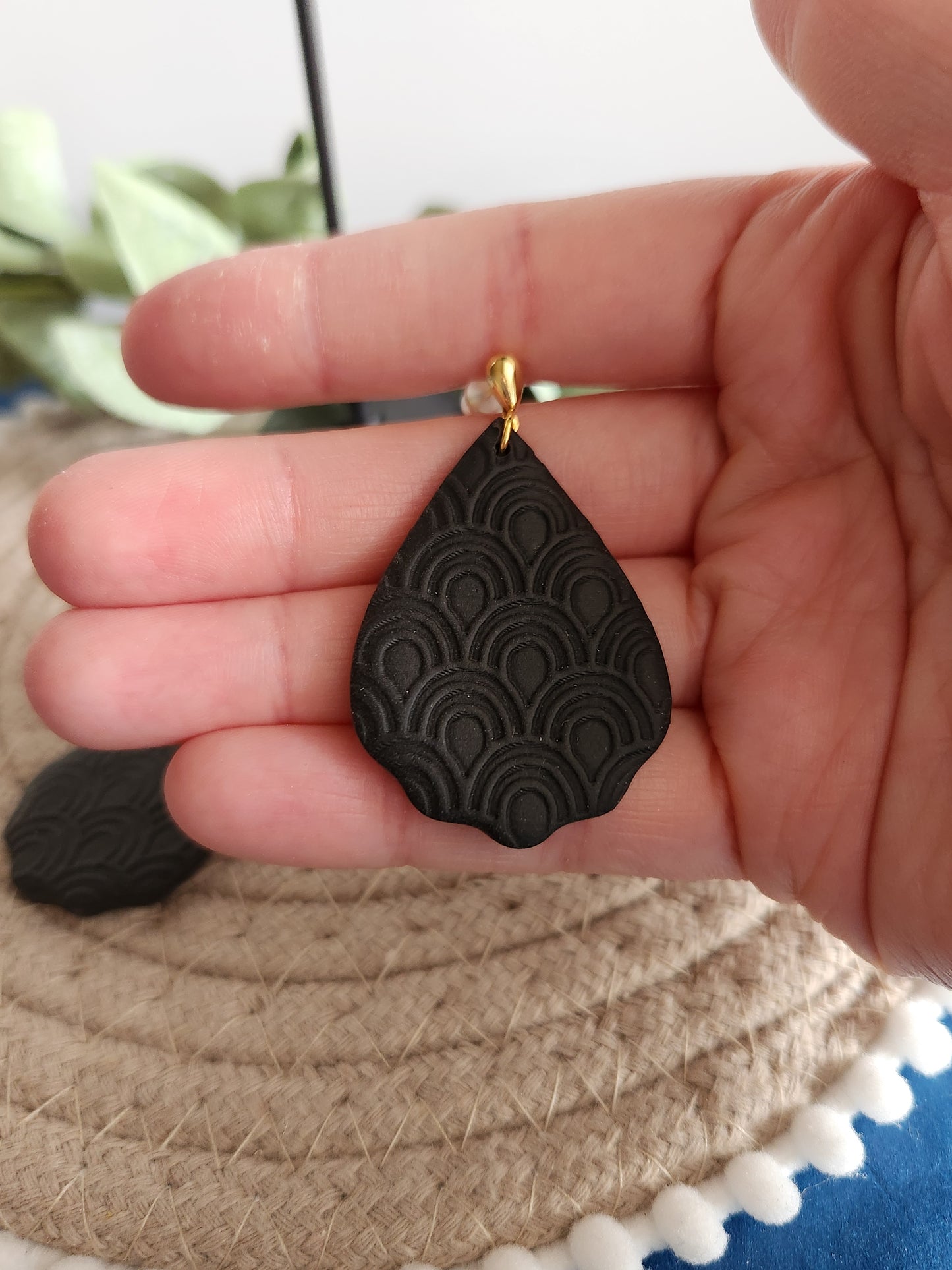 Black Large Arched Scallop Dangles