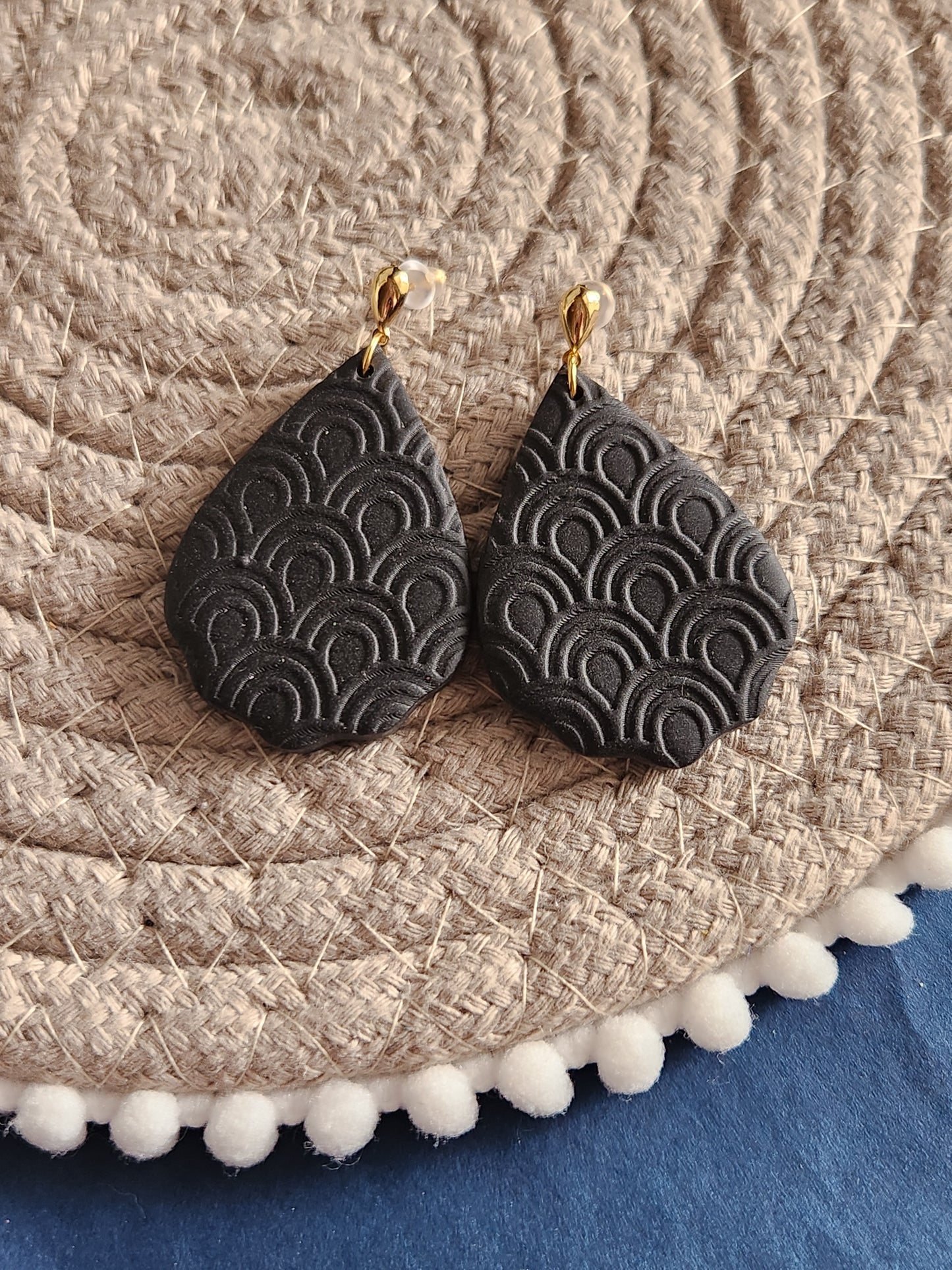 Black Large Arched Scallop Dangles