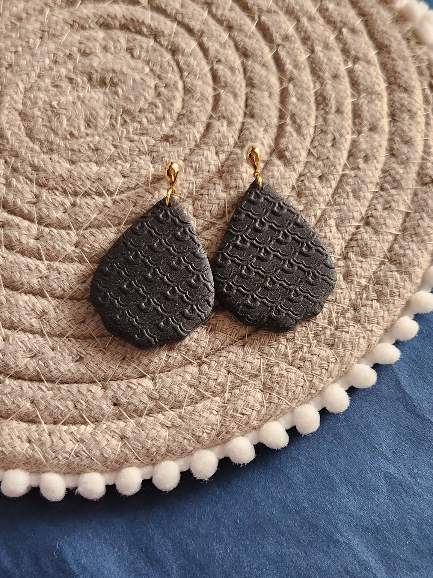 Black Large Nested Scallop Dangles