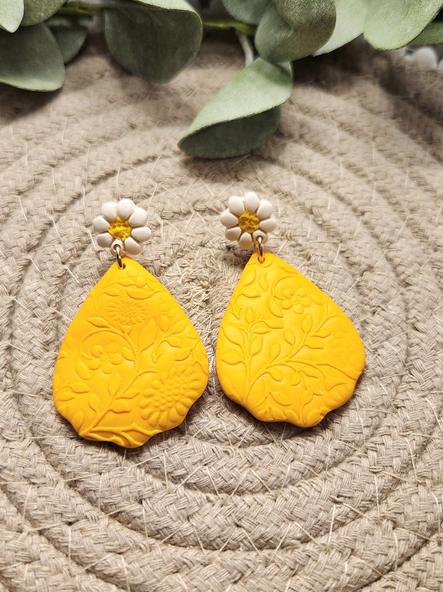 Daisy Yellow Teardrop Dangles