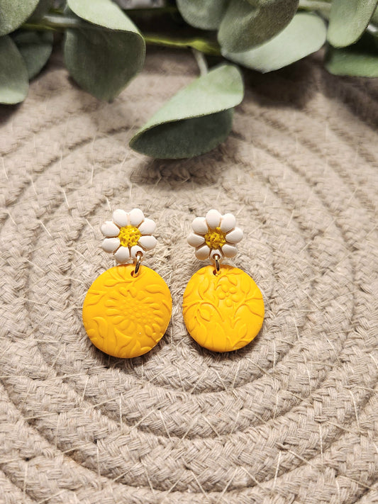 Daisy Yellow Oval Dangles